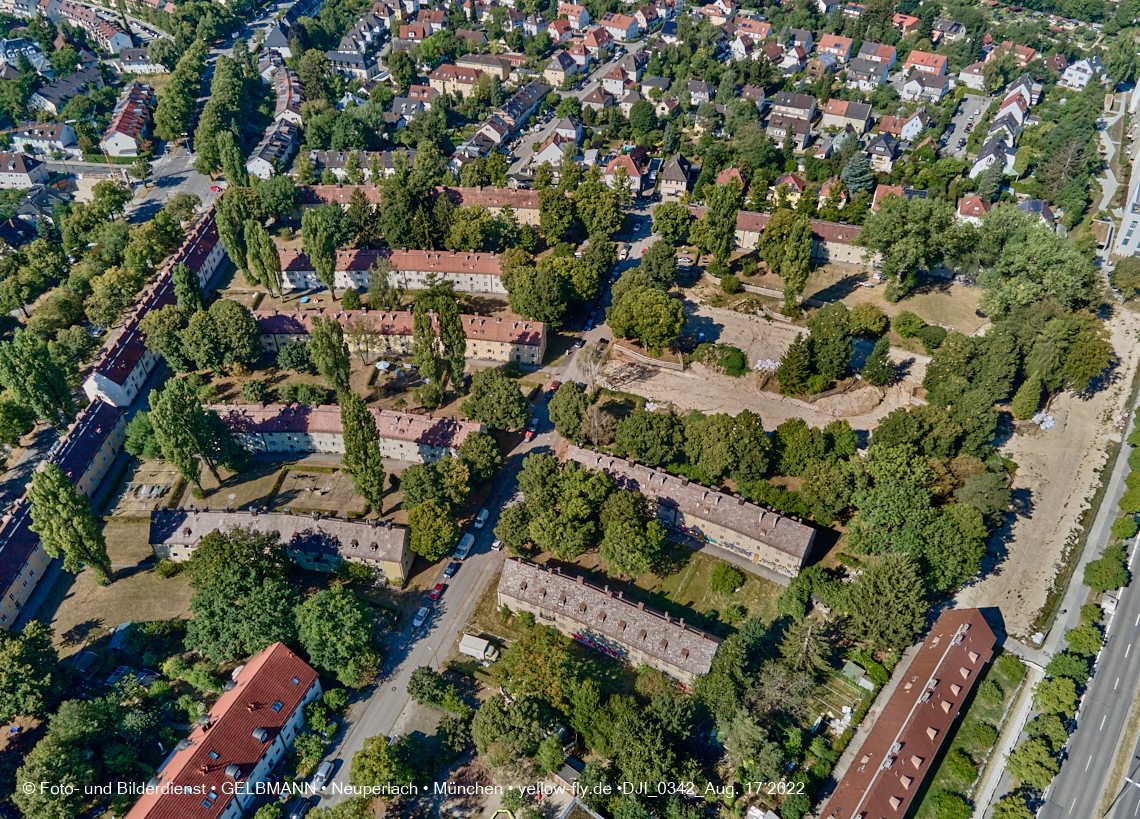 17.08.2022 - Luftbilder von der Baustelle Maikäfersiedlung in Berg am Laim